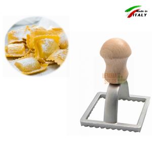 STAMPO TAGLIA RAVIOLI IN ALLUMINIO FORMINE PER BISCOTTI CON MANICO IN LEGNO BORDI ONDULATI FORMA QUADRATA